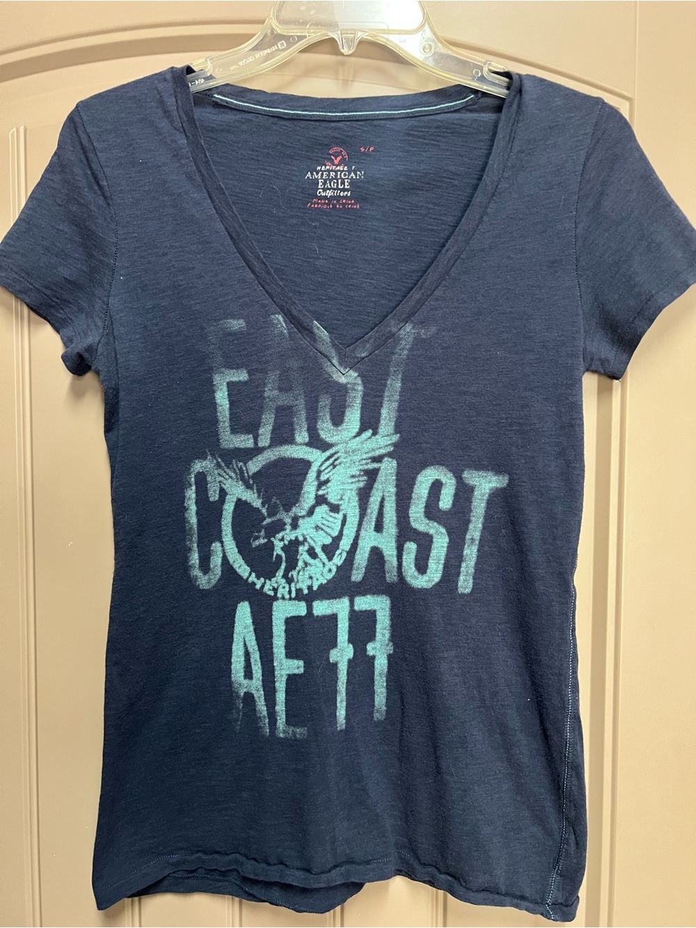 American Eagle Butterfly Graphic V-Neck Tee Navy Blue Women’s S